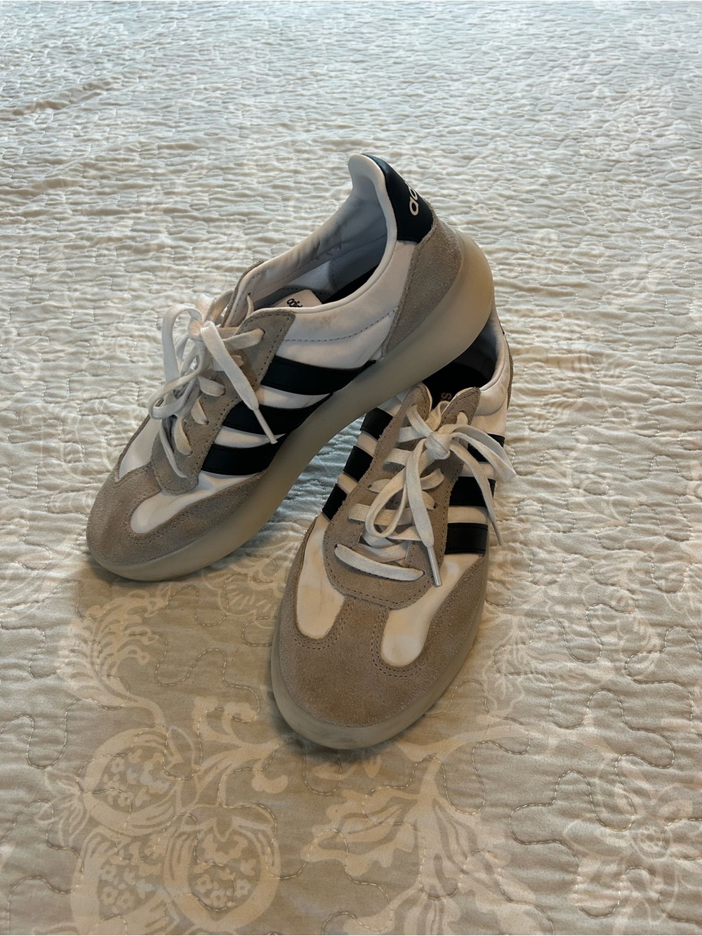 Adidas White, Gray & Black Casual Retro Sneakers